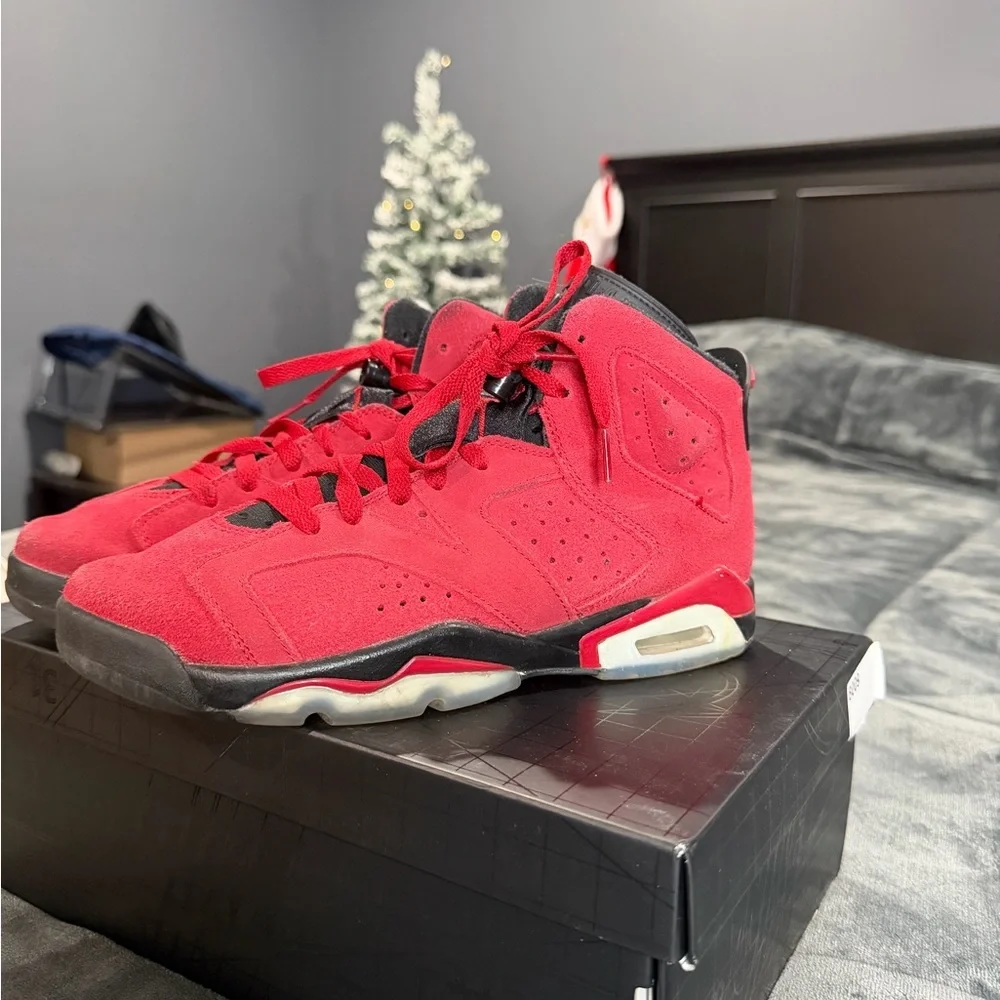 Nike Kids Red and Black Sneakers - Picture 1 of 5